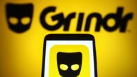 Logo de Grindr sur un téléphone